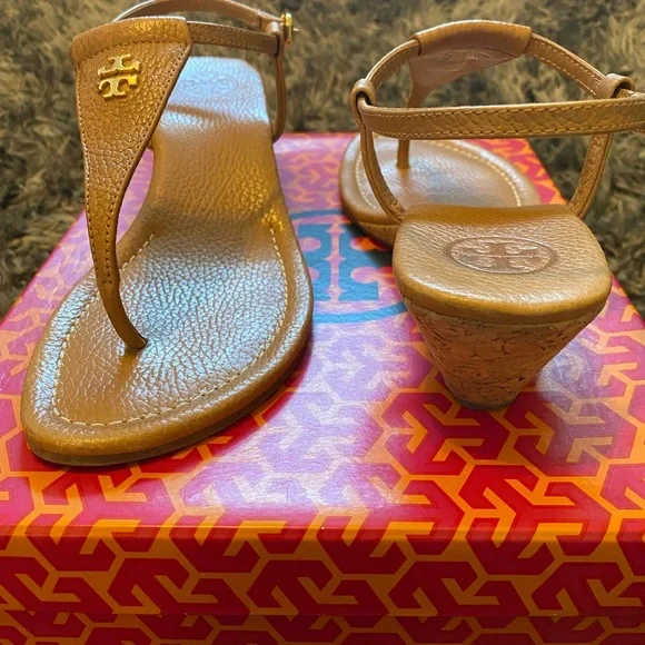 Tory Burch Brittoni 50mm Wedge Thong - Picture 3 of 6